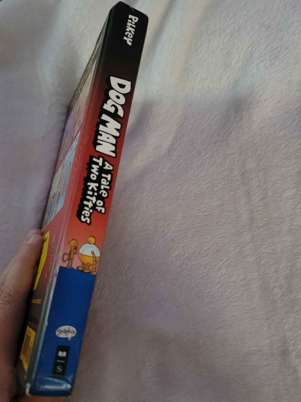 Scholastic Dog Man Hardcover A Tale Of Two Kitties EUC Book Comic